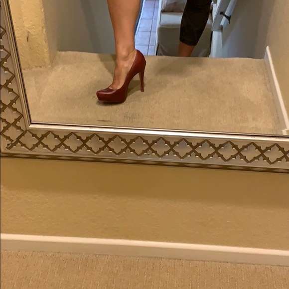 Sexy Red stilettos - Picture 5 of 6